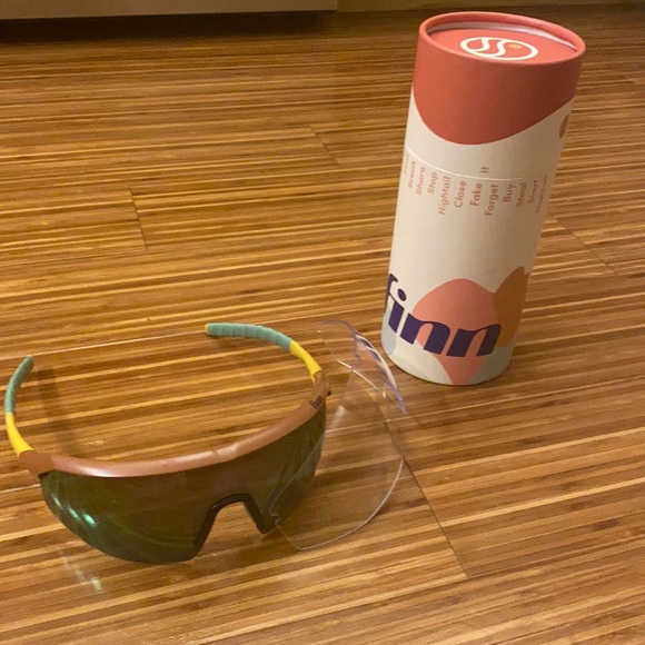 Finn Optics Hightail Cycling Glasses - Picture 1 of 4